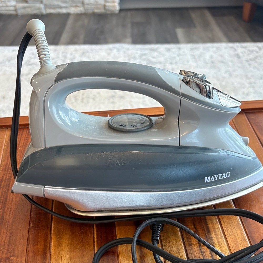 Maytag M800 Smart Fill Steam Iron & Vertical Steamer